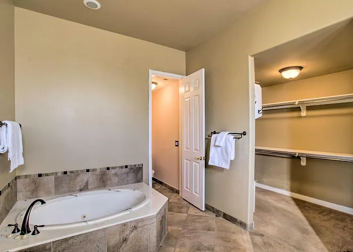 Holiday home Mtn View! Group-friendly Getaway In *