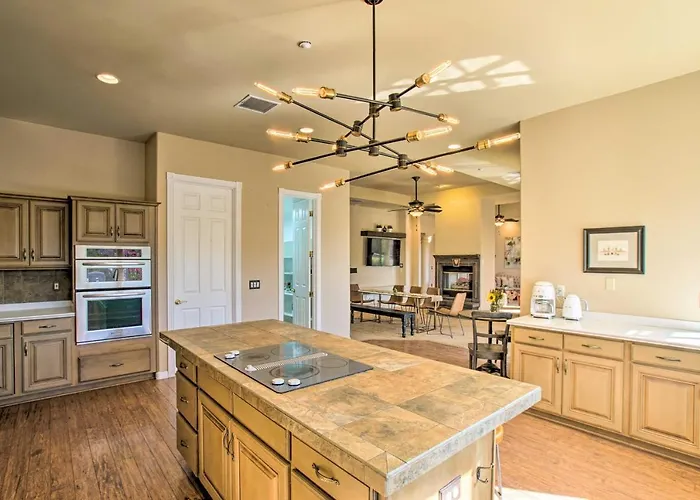 Mtn View! Group-friendly Getaway In Holiday home